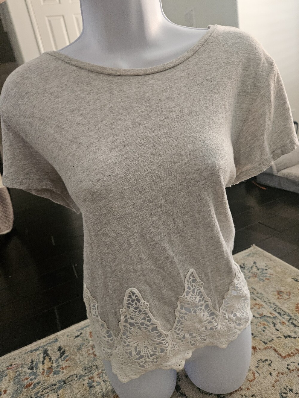 Abercrombie & Fitch Gray Crochet Lace Hem Cotton Tee Size L